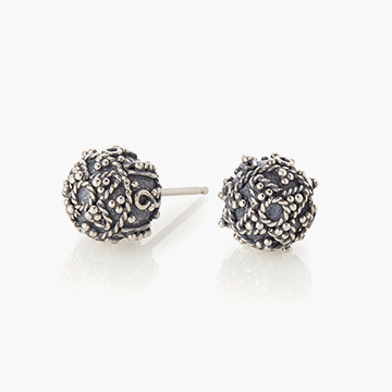Dazzling medallion bracelet