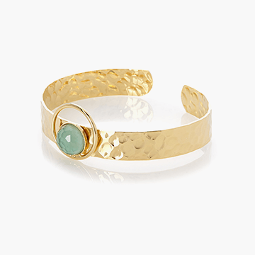 Dazzling medallion bracelet